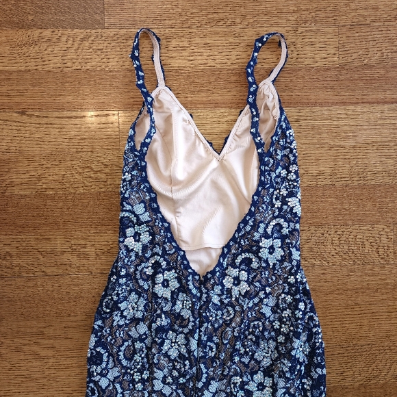 Jovani Backless Gown, Sz 12 -Embellished Lace REASONABLE OFFERS CONSIDERED - Picture 9 of 16